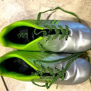 Boys soccer cleats and shin guards size 1